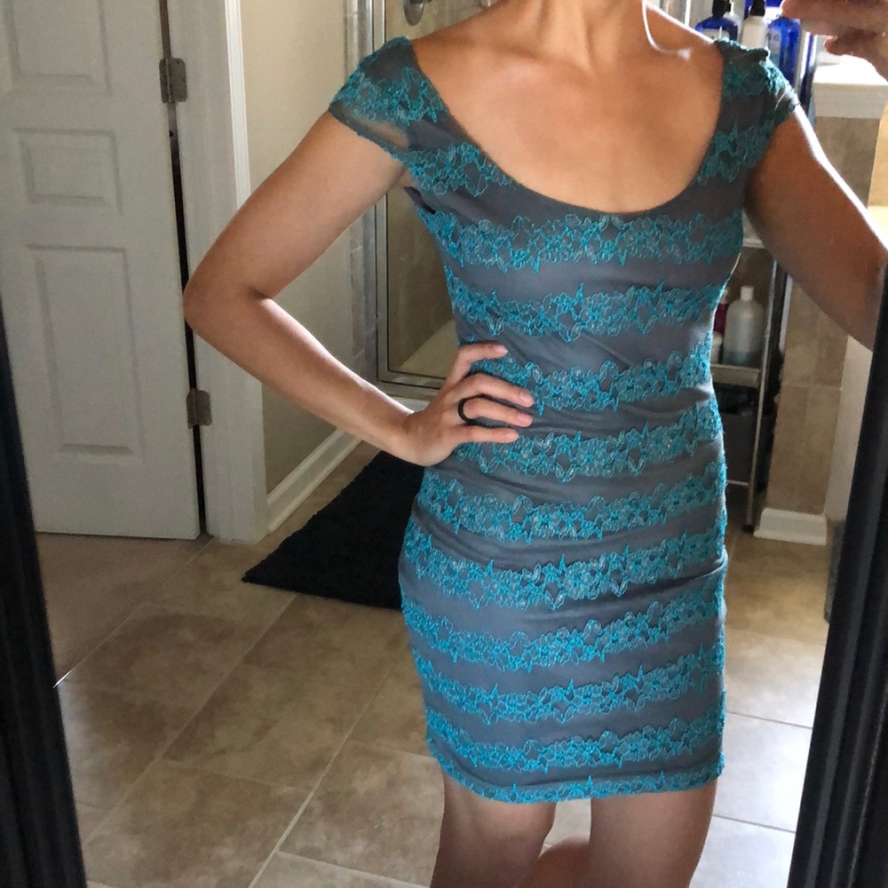 3/$12 ✨ Striped dress